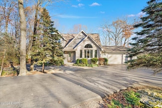 147 Gold Rush Dr, Hawley, PA 18428