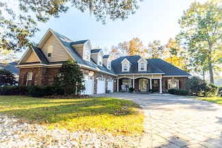 33 Ridge Lake Dr, Manning, SC 29102