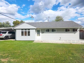 222 N Greenbriar Rd, Muncie, IN 47304