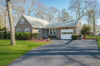 870 Horton Ave, Mattituck, NY 11952