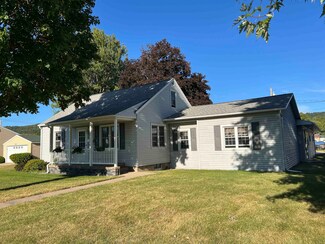 524 S Dousman St, Prairie Du Chien, WI 53821