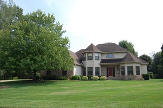 61221 Brookway Dr, South Lyon, MI 48178