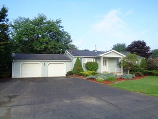 1602 Brentwood Dr, Greenville, PA 16125