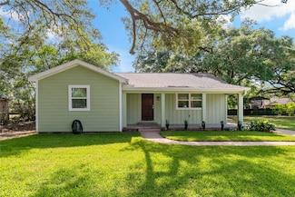 1827 N San Jacinto St, Liberty, TX 77575
