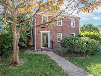 16 Avenue A, Port Washington, NY 11050