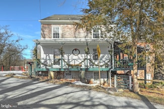 3294 Seitzville Rd, Seven Valleys, PA 17360