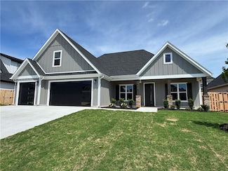 2718 Eris Ave, Lowell, AR 72745