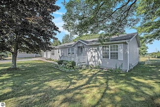 1157 Martin Dr, Frankfort, MI 49635