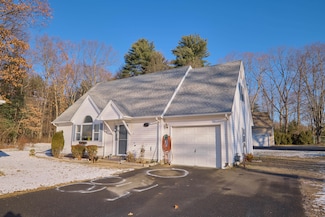 11 Fitch Meadow Ln, South Windsor, CT 06074