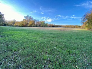 536 Berke St, Newark, TX 76071