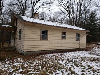 4469 N Evergreen Dr, White Cloud, MI 49349