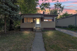 5627 Gertrude St, Dearborn Heights, MI 48125
