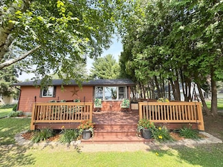 N9296 Idle Hour Dr, Randolph, WI 53956