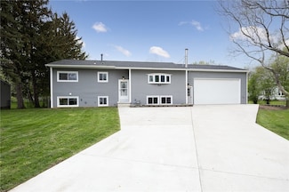 152 Colonnade Dr, Rochester, NY 14623