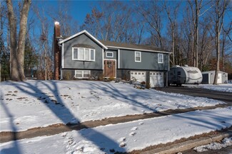 3 Adams Dr, Coventry, RI 02816