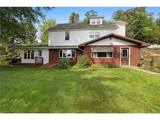 948 Hanson Dr, River Falls, WI 54022