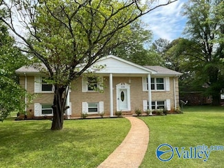 400 Forrest Park Ct NW, Huntsville, AL 35806