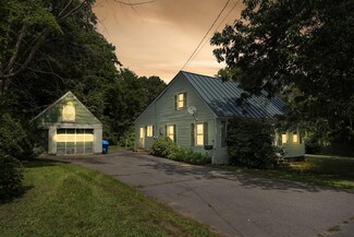 31 Winter St, Topsham, ME 04086