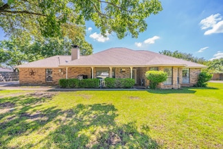 916 Rachelle Dr, Red Oak, TX 75154