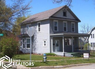 106 S East St, Toledo, IA 52342