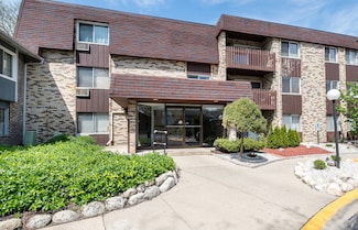 922 E Old Willow Rd Unit 204, Prospect Heights, IL 60070