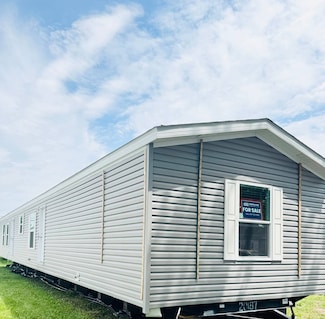 1708 W 4th Ave, Coal Valley, IL 61240