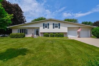 2410 E River Dr, Green Bay, WI 54301
