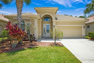 8202 Valiant Dr, Naples, FL 34104