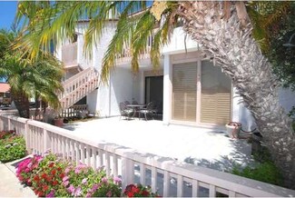 57 Kingston Ct S, Coronado, CA 92118