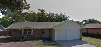 5410 Kings Manor Dr, Lake Dallas, TX 75065