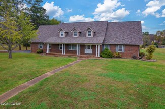 812 Pipkin Rd, Jackson, TN 38305