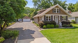 6424 Floyd St, Mission, KS 66202