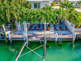 491 10th St, Key Colony Beach, FL 33051