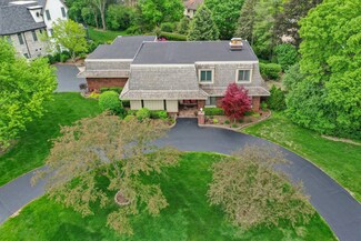 9 Hampton Dr, Oak Brook, IL 60523