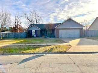 3400 Meadowlake Dr, Bryant, AR 72022