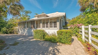 2525 Ashton Rd, Sarasota, FL 34231