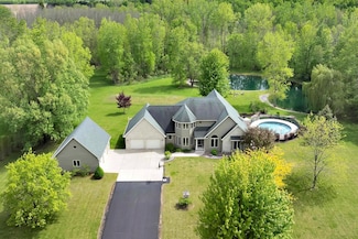 8373 Serenity Ln, Pulaski, WI 54162