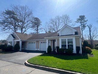 5 Wainscott Ct, Ridge, NY 11961