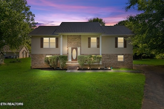 1717 Meadow Ridge Cir, Sevierville, TN 37862