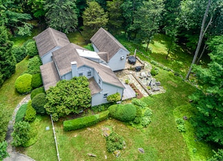 896 Westport Rd, Easton, CT 06612