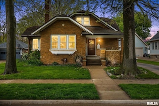 305 N 3rd Ave, Morton, IL 61550