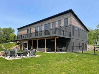 S7915 Ruthe Badger Ln, Merrimac, WI 53561