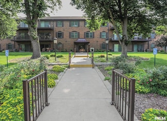1360 Kimberly Ridge Rd Unit 313, Bettendorf, IA 52722