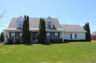 584 W 40th St, Holland, MI 49423