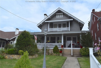 810 Maple Rd, Charleston, WV 25302