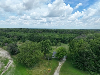 15298 N 200th St, Oblong, IL 62449