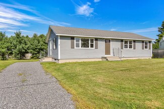 33 New England Rd, Augusta, ME 04330