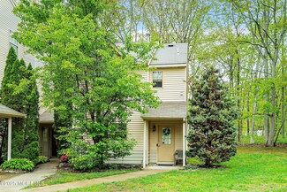 905 Violet Ln, Jackson, NJ 08527