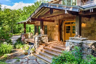 137 Little Bluff Rd, Lookout Mountain, GA 30750