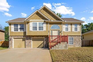 402 Division St, Knob Noster, MO 65336